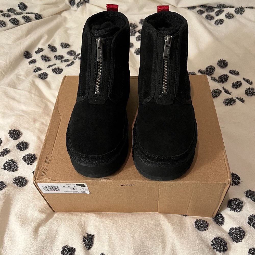 NWT UGG Women's Neumel Zip Platform Booties